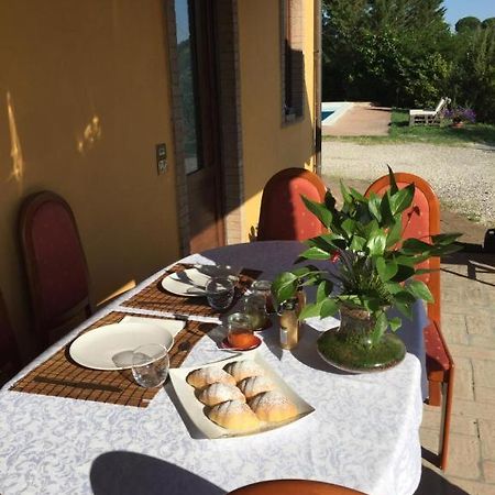 파브로 Il Casale Di Lavinia B&B 외부 사진