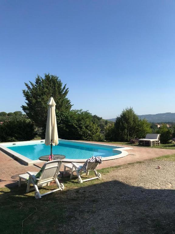 파브로 Il Casale Di Lavinia B&B 외부 사진